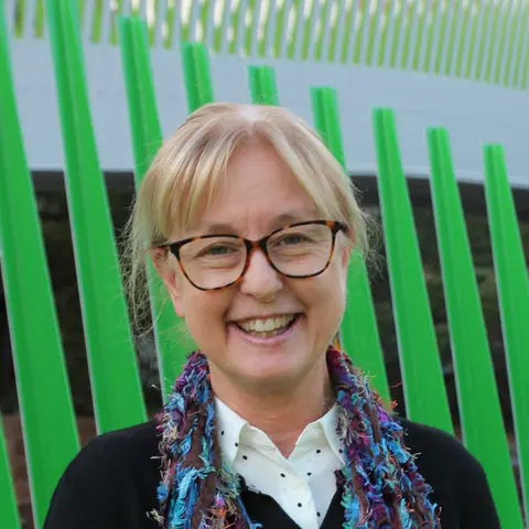 Headshot of Professor Jenny Downs